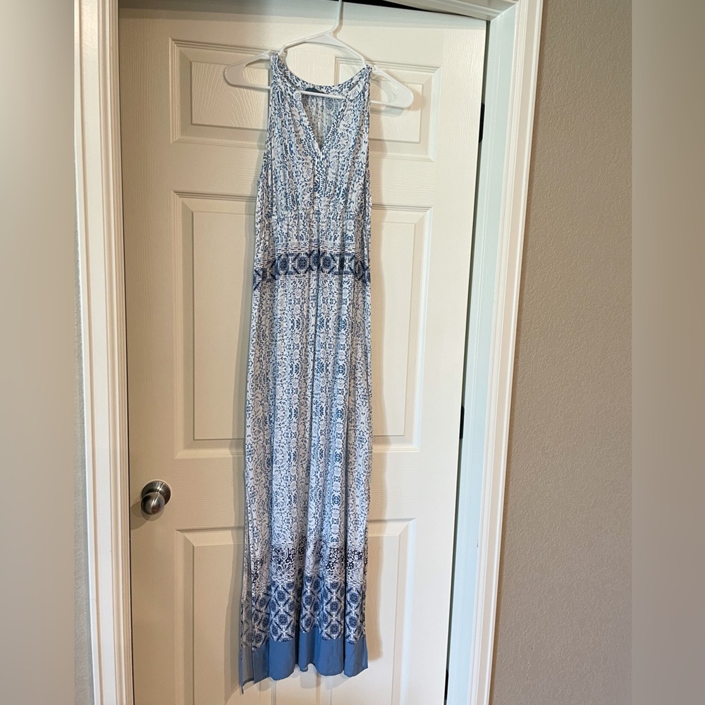 Women’s V-Neck Maxi Dress